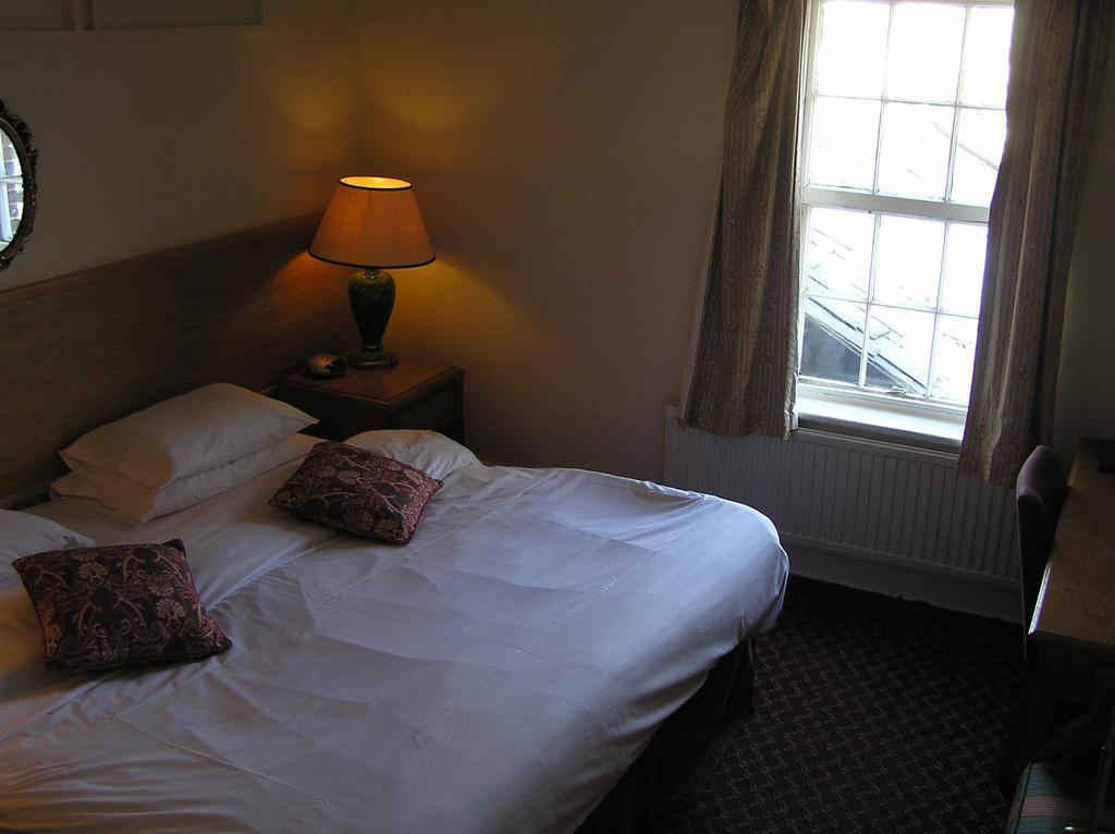 Cadogan Hotel ニューマーケット エクステリア 写真