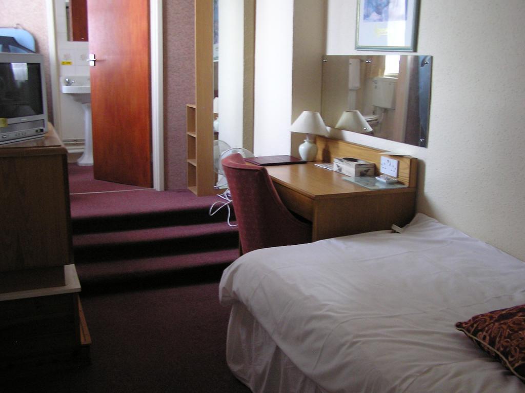 Cadogan Hotel ニューマーケット エクステリア 写真
