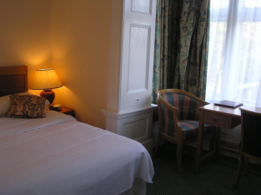 Cadogan Hotel ニューマーケット エクステリア 写真