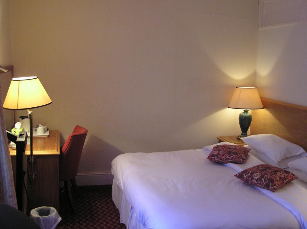 Cadogan Hotel ニューマーケット エクステリア 写真
